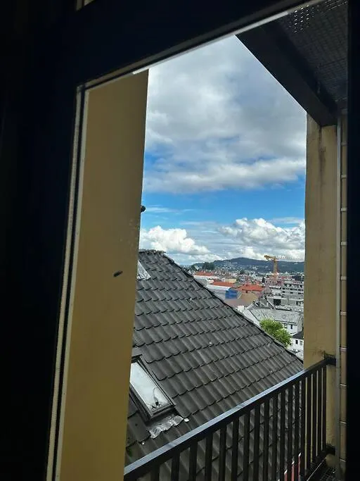 Apartmán Ralekker Byleilighet. Solrik Balkong Bergen